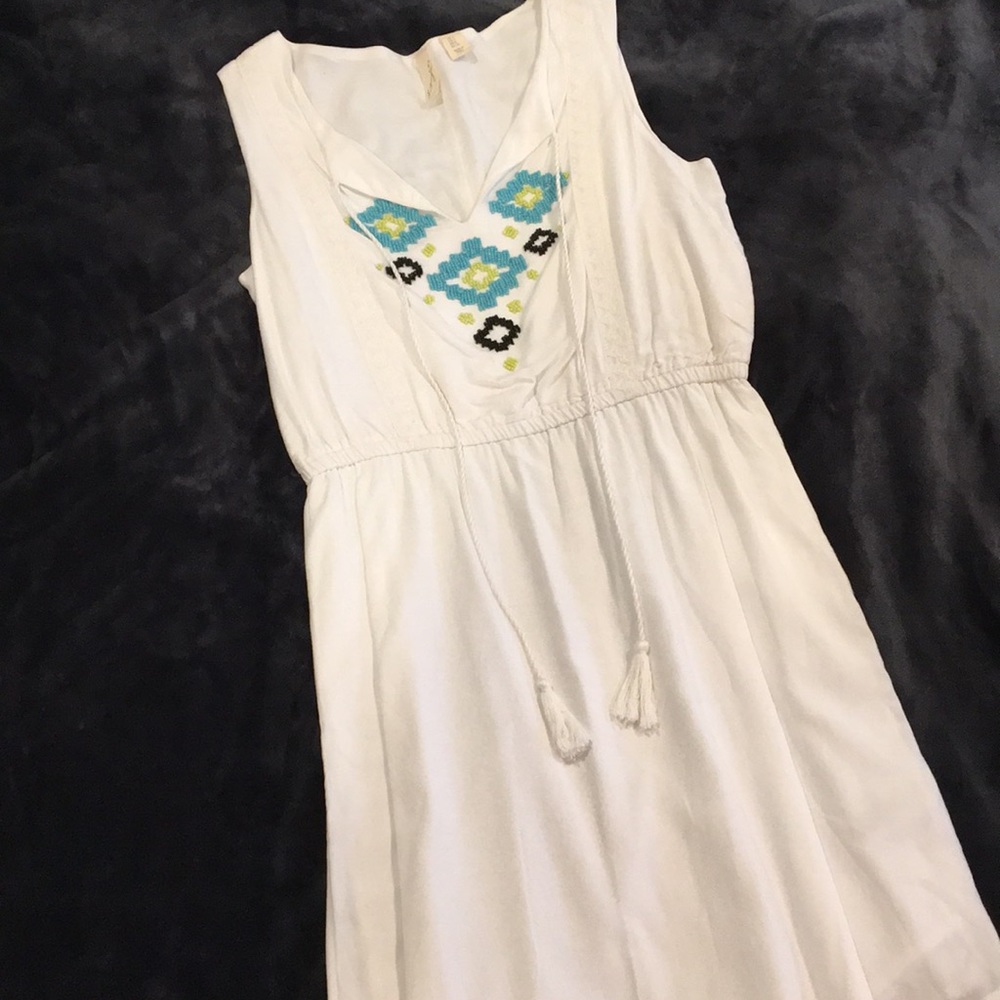 Beaded white sleeveless sundress